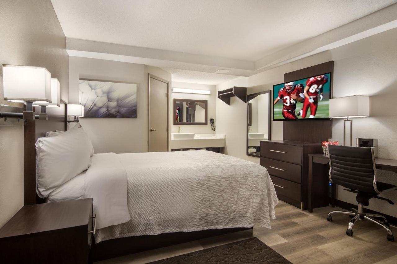 Red Roof Inn Plus & Suites אירי מראה חיצוני תמונה