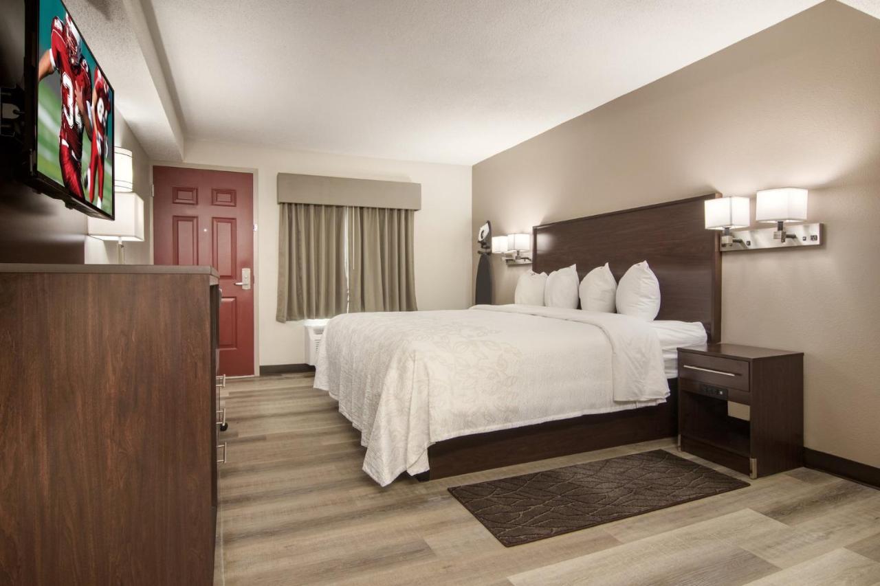 Red Roof Inn Plus & Suites אירי מראה חיצוני תמונה
