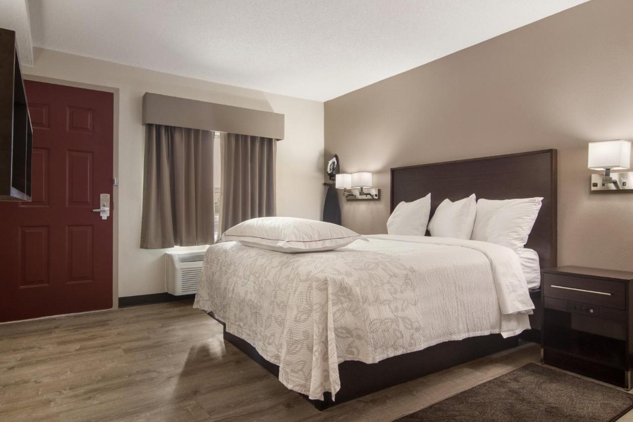 Red Roof Inn Plus & Suites אירי מראה חיצוני תמונה